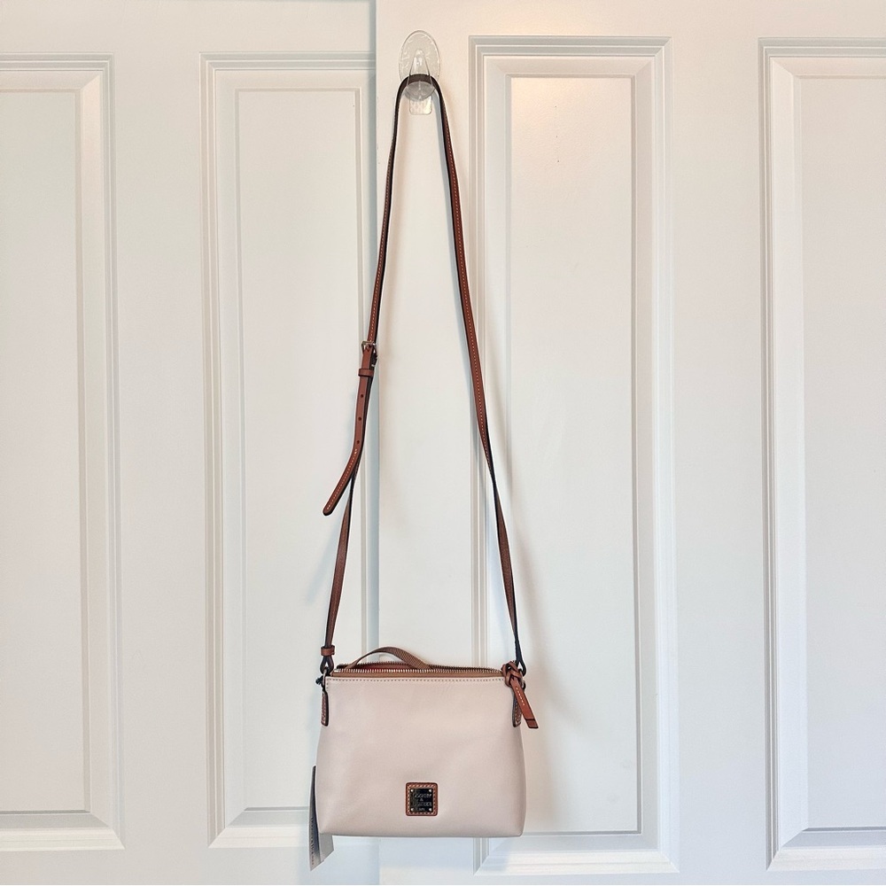 New! Dooney and Bourke Light Blush Pink Wexford Leather Rosie Crossbody Purse - Picture 3 of 16